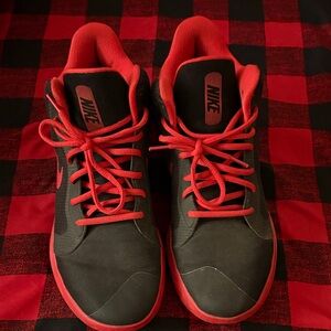 Nike Men's Black and Red Athletic Sneakers